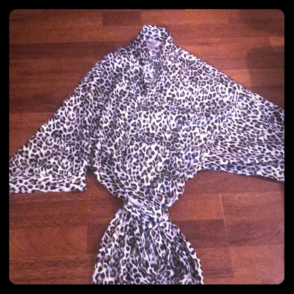 Victoria Secret Silk Printed Robe ❤️